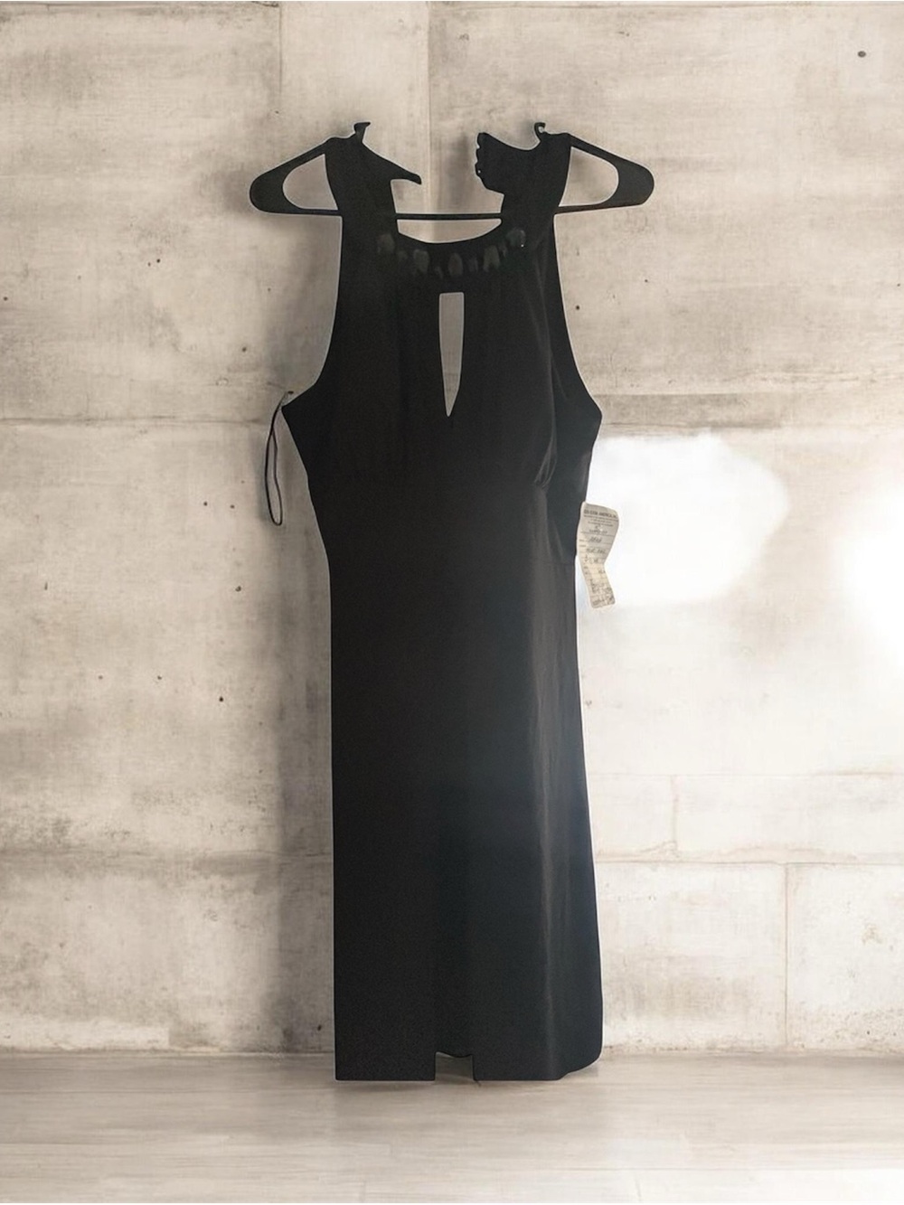 Black Sleeveless Keyhole Midi Dress